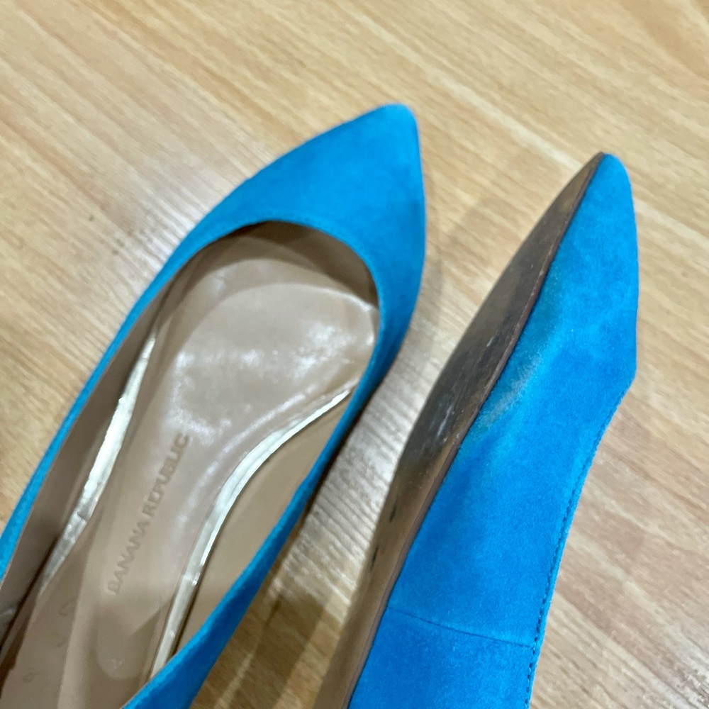 BR suede flats